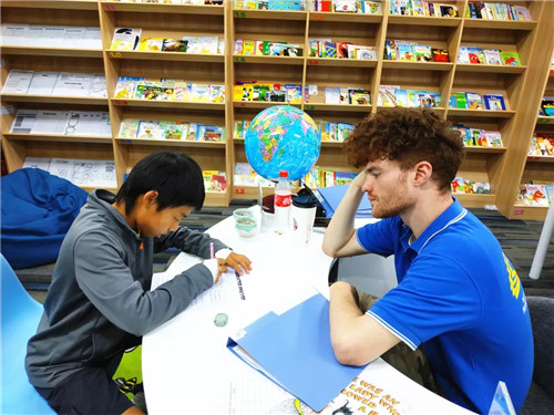 兩個(gè)月 讀完15本書 英語(yǔ)等級(jí)從2.1升至4.0 —學(xué)員Daniel學(xué)習(xí)歷程回顧 兩個(gè)月 讀完15本書 英語(yǔ)等級(jí)從2.1升至4.0 —學(xué)員Daniel學(xué)習(xí)歷程回顧